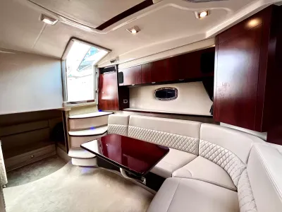 Pre-Owned 2018 Chaparral 330 Signature for Sale | Vancouver, BC | M&P Yacht Centre | 6a912cb785f8ff06d0058ff4