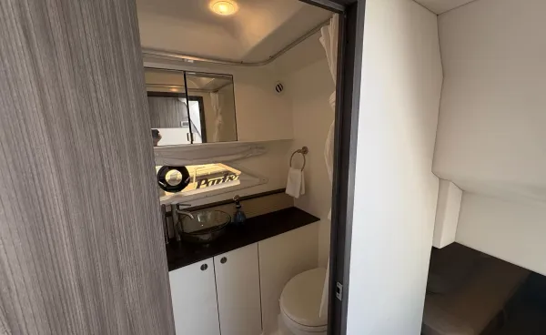 2019 Sea Ray SUNDANCER 320 detail image 10