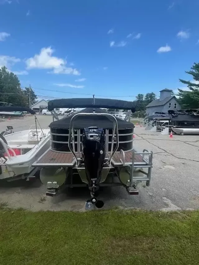Boat Thumbnail 3