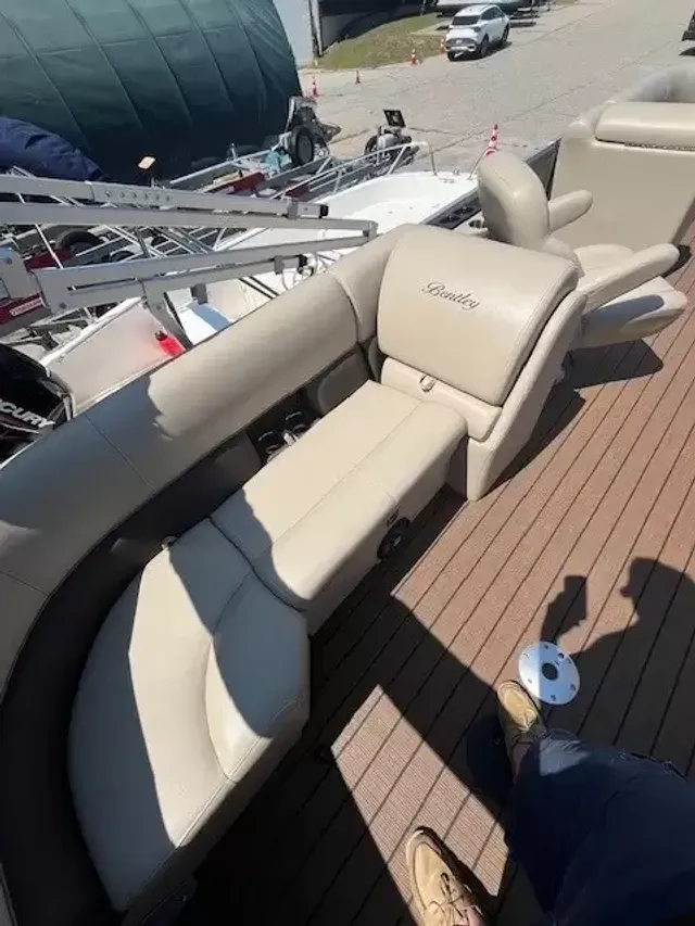 Boat Thumbnail 9