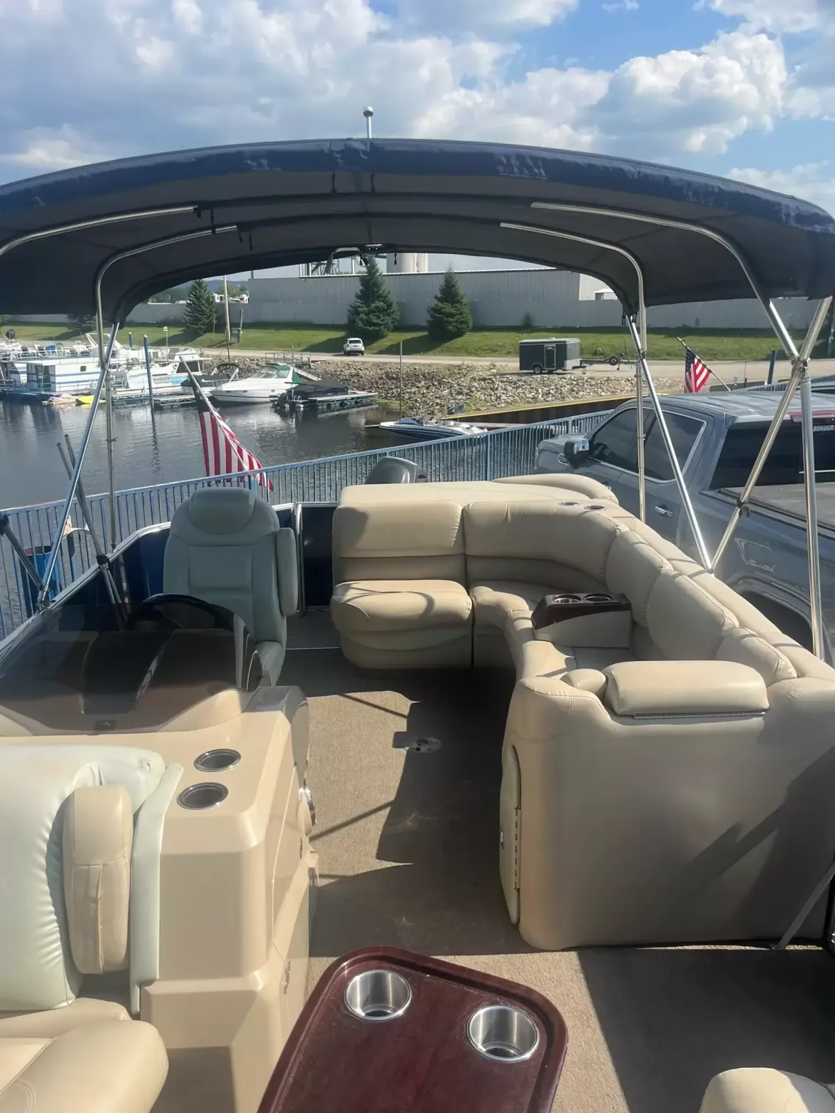 boat-carouselImage-image
