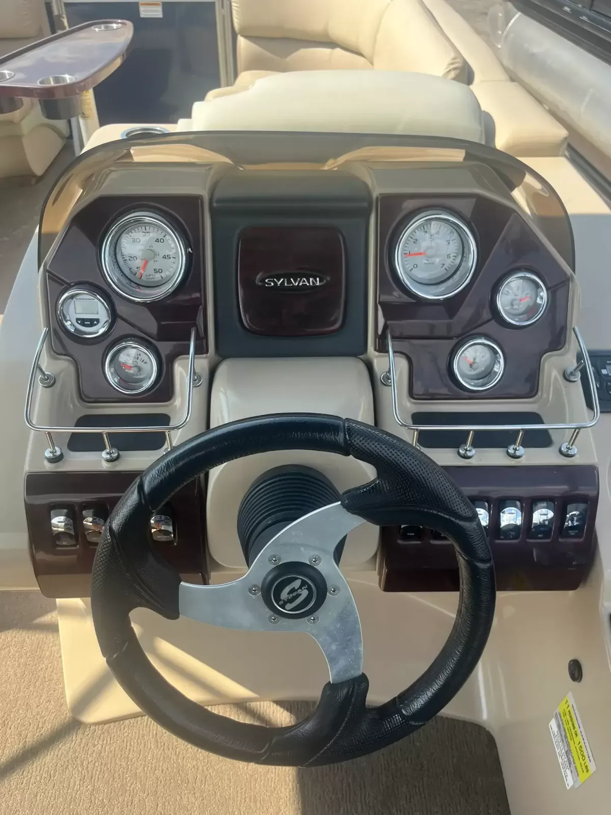 boat-carouselImage-image