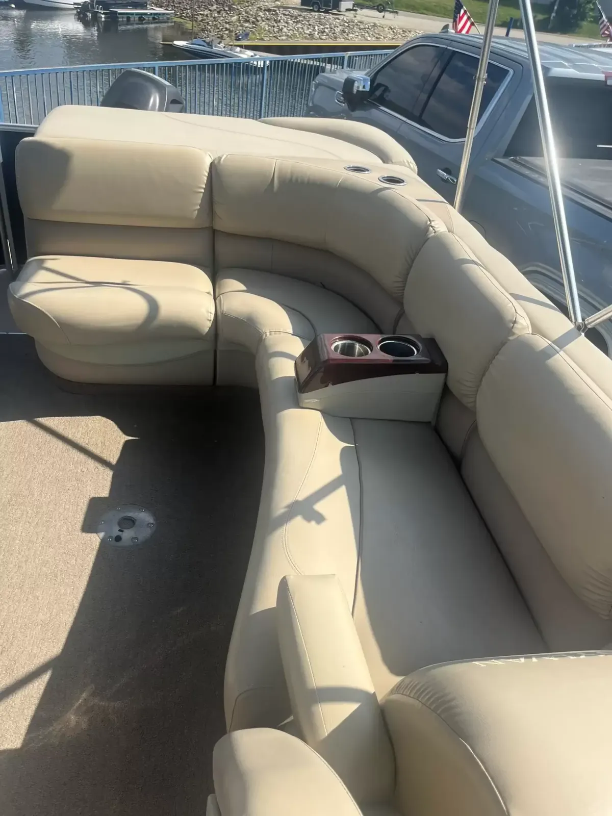 boat-carouselImage-image
