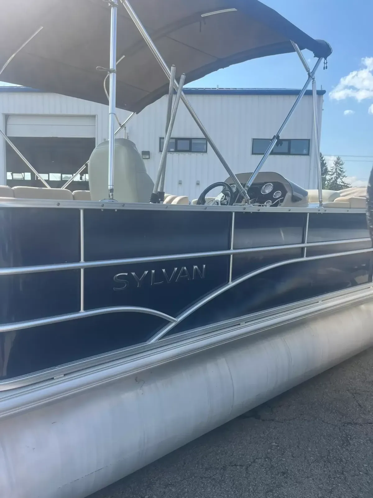 boat-carouselImage-image
