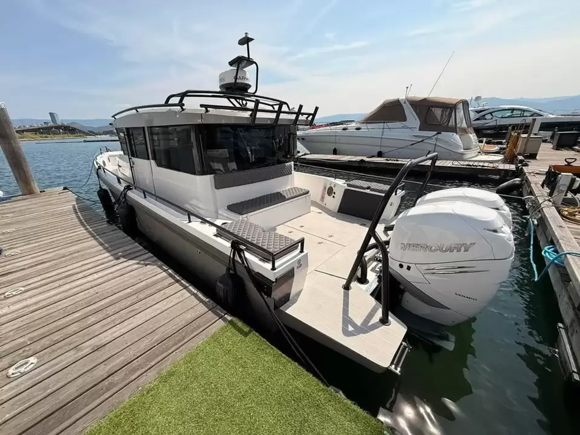 Pre-Owned 2017 Axopar 37 Cabin for Sale | Vancouver, BC | M&P Yacht Centre | 6a9650b77c5f0557810cce82