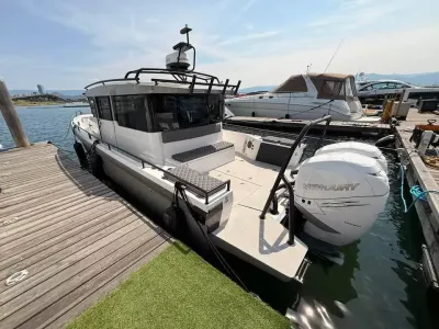 Pre-Owned 2017 Axopar 37 Cabin for Sale | Vancouver, BC | M&P Yacht Centre | 6a9650b77c5f0557810cce82