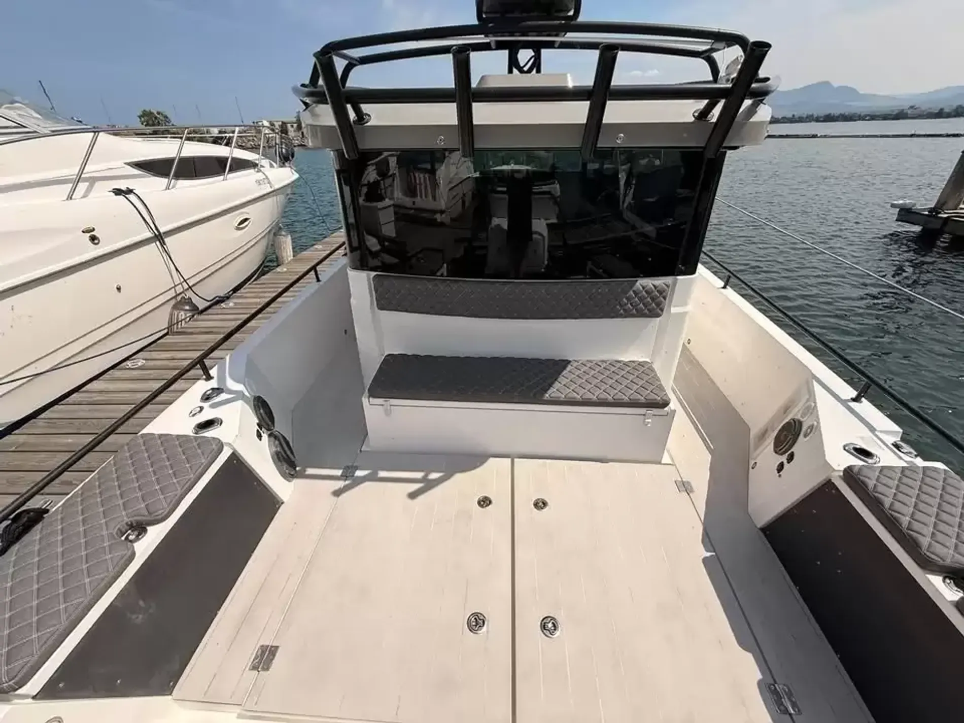 Pre-Owned 2017 Axopar 37 Cabin for Sale | Vancouver, BC | M&P Yacht Centre | 6a9650b77c5f0557810cce82