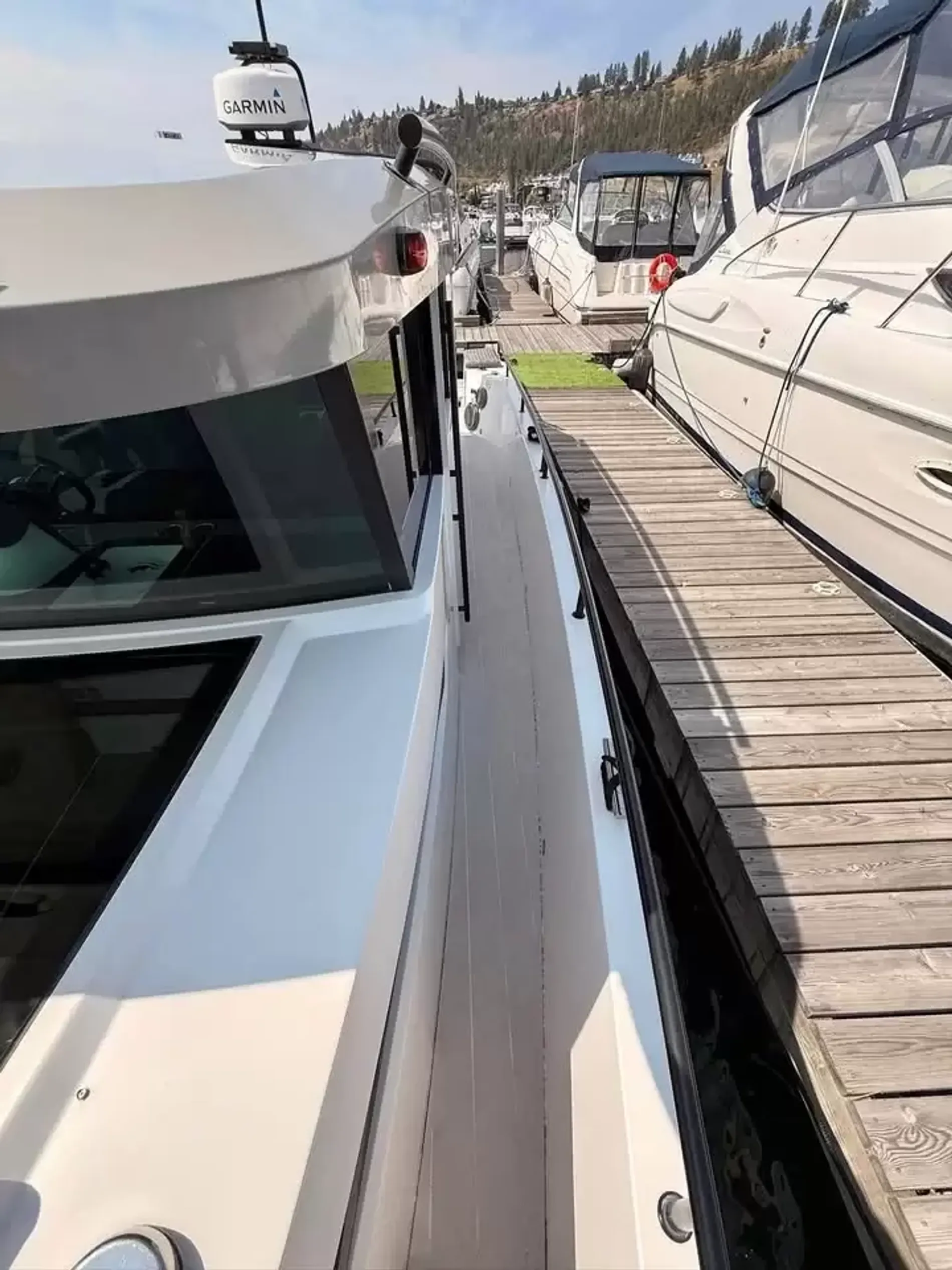Pre-Owned 2017 Axopar 37 Cabin for Sale | Vancouver, BC | M&P Yacht Centre | 6a9650b77c5f0557810cce82