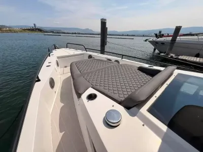 Pre-Owned 2017 Axopar 37 Cabin for Sale | Vancouver, BC | M&P Yacht Centre | 6a9650b77c5f0557810cce82