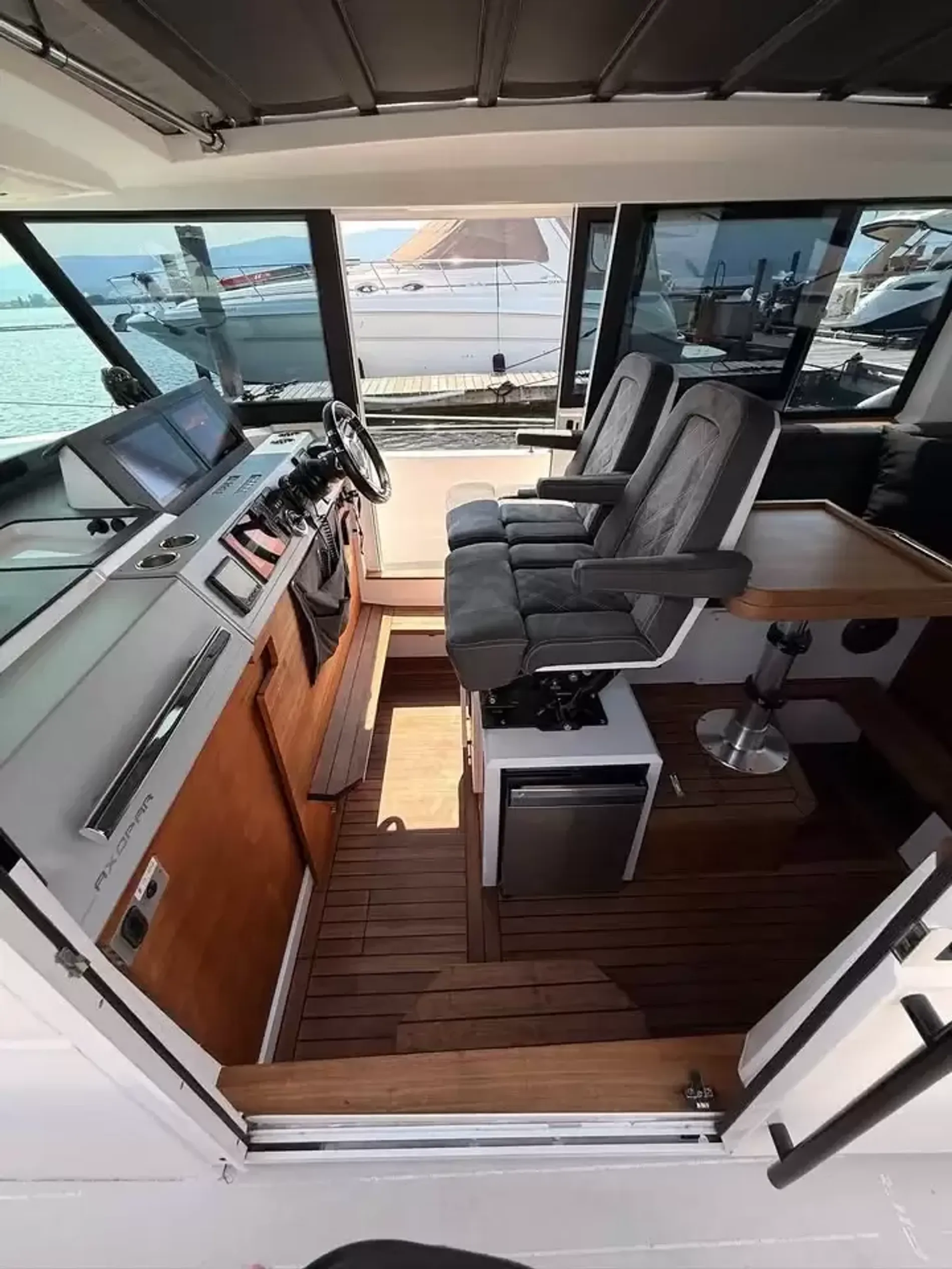 Pre-Owned 2017 Axopar 37 Cabin for Sale | Vancouver, BC | M&P Yacht Centre | 6a9650b77c5f0557810cce82
