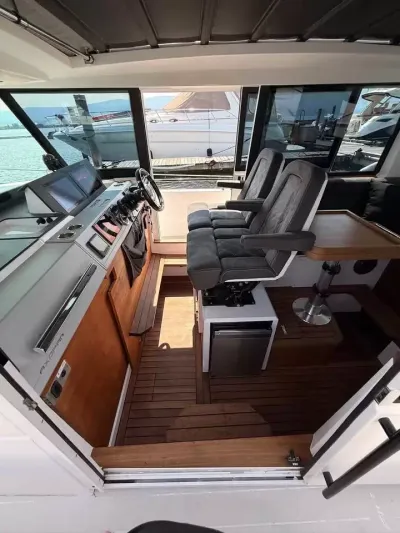 Pre-Owned 2017 Axopar 37 Cabin for Sale | Vancouver, BC | M&P Yacht Centre | 6a9650b77c5f0557810cce82