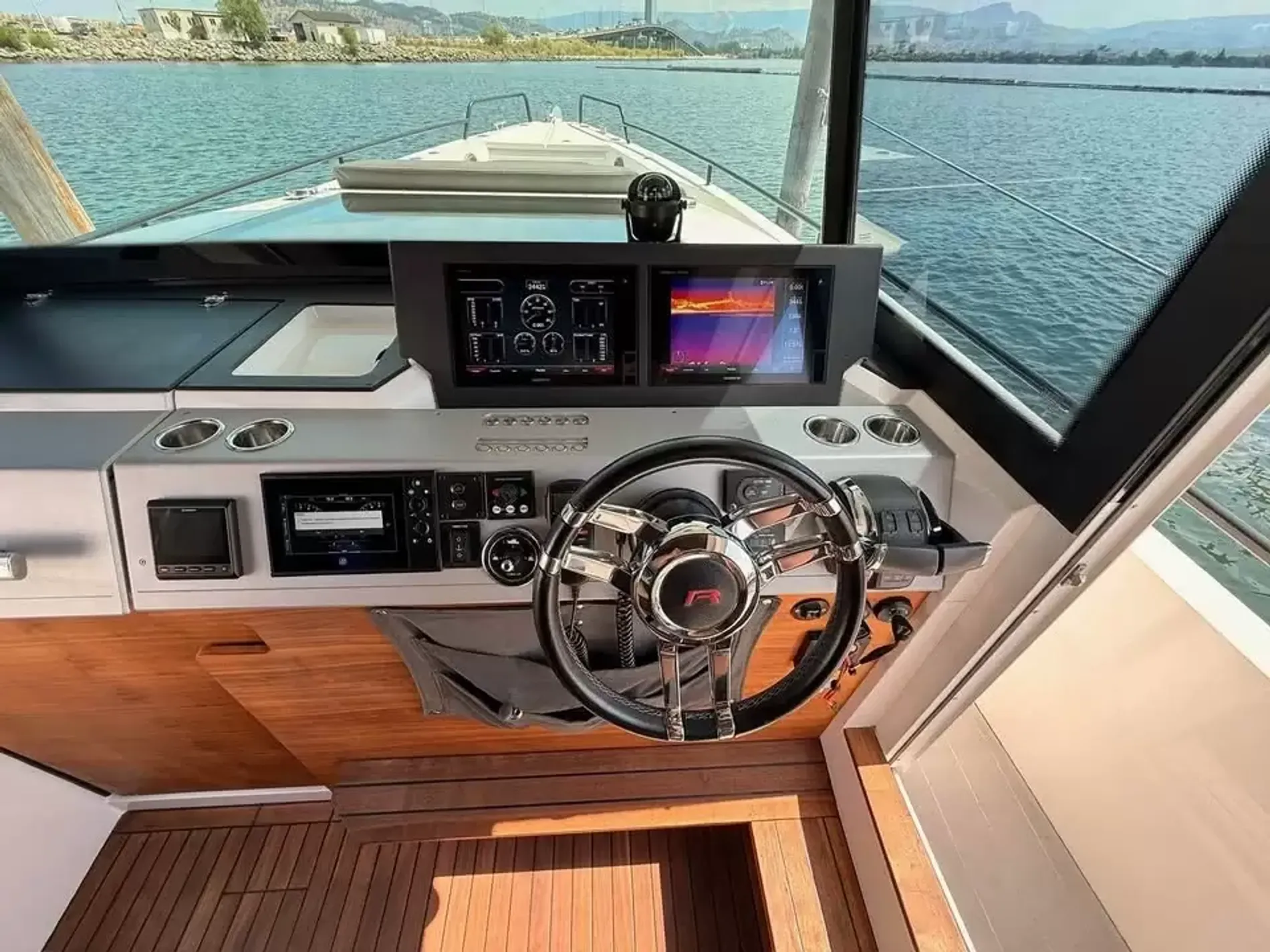 Pre-Owned 2017 Axopar 37 Cabin for Sale | Vancouver, BC | M&P Yacht Centre | 6a9650b77c5f0557810cce82