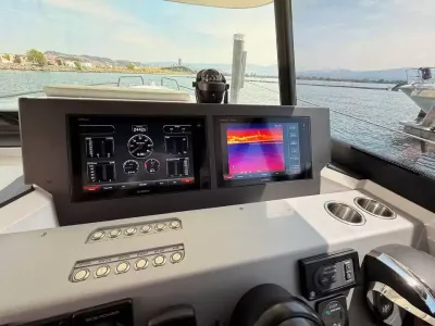 Pre-Owned 2017 Axopar 37 Cabin for Sale | Vancouver, BC | M&P Yacht Centre | 6a9650b77c5f0557810cce82