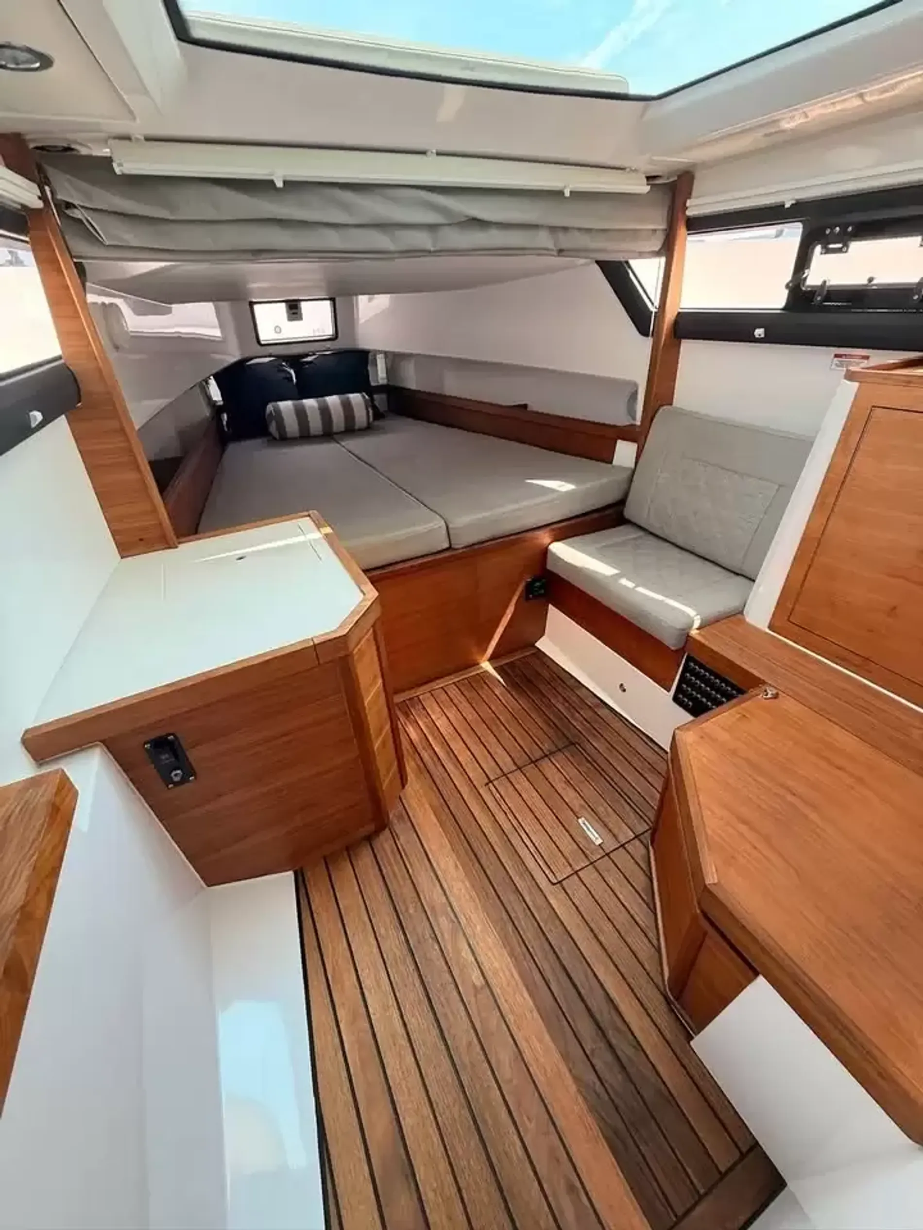 Pre-Owned 2017 Axopar 37 Cabin for Sale | Vancouver, BC | M&P Yacht Centre | 6a9650b77c5f0557810cce82