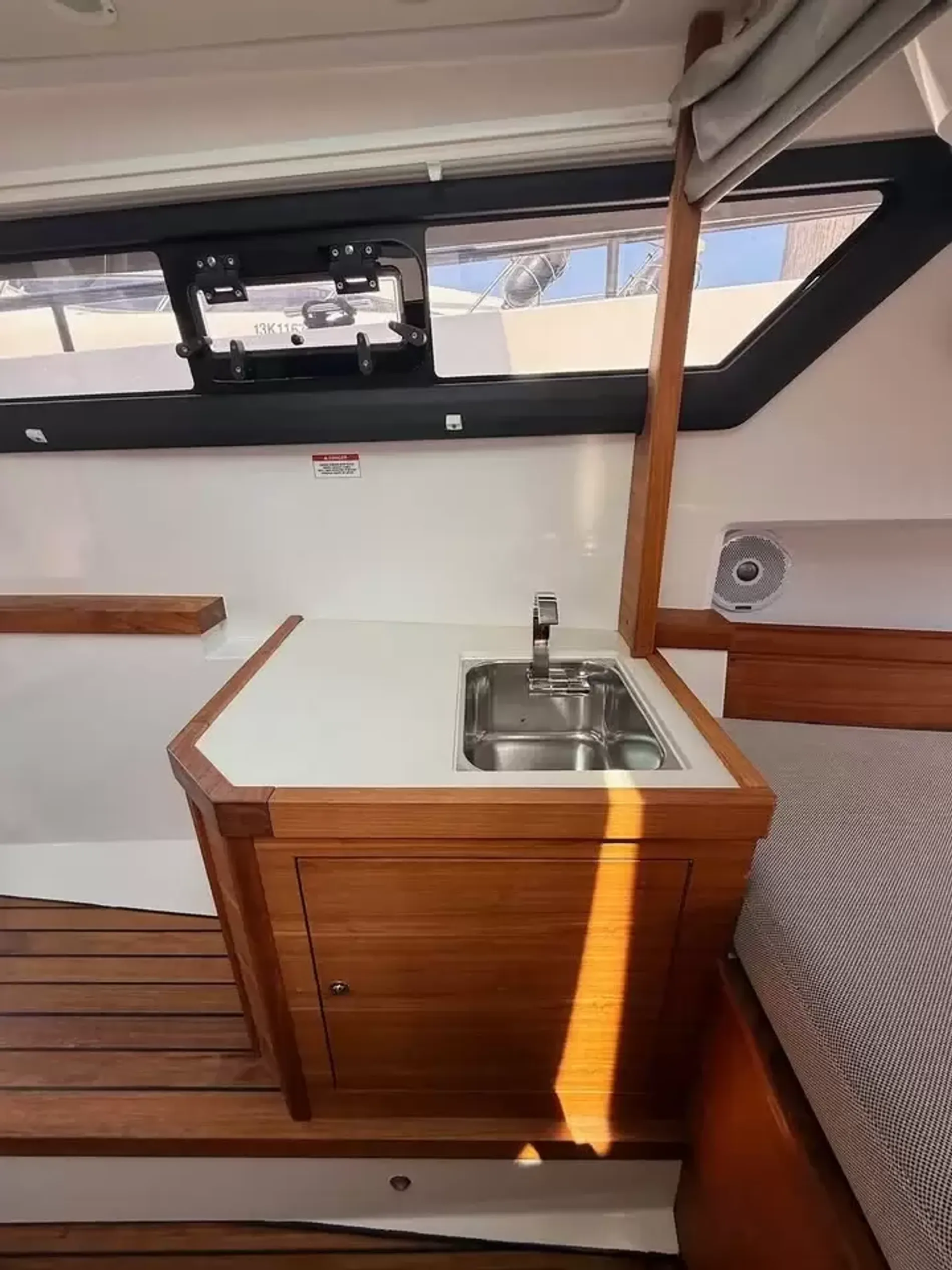 Pre-Owned 2017 Axopar 37 Cabin for Sale | Vancouver, BC | M&P Yacht Centre | 6a9650b77c5f0557810cce82