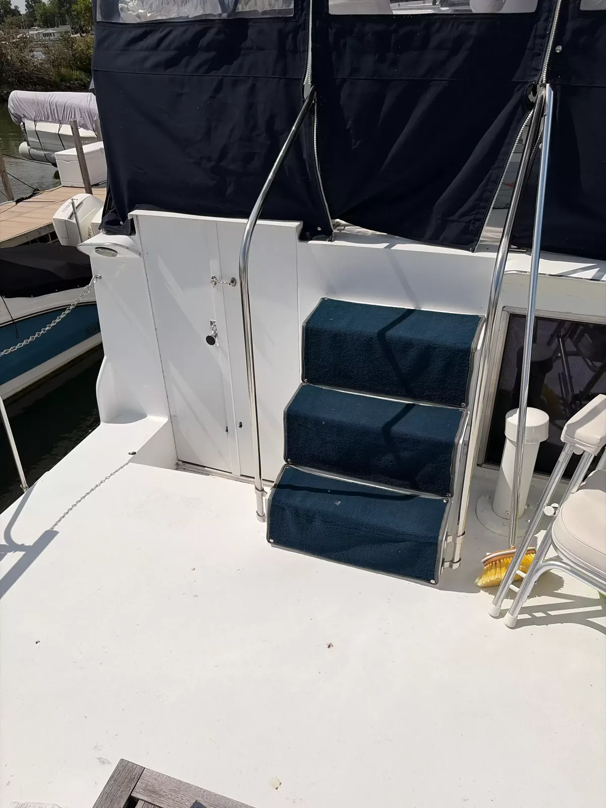 dummy-boat-img