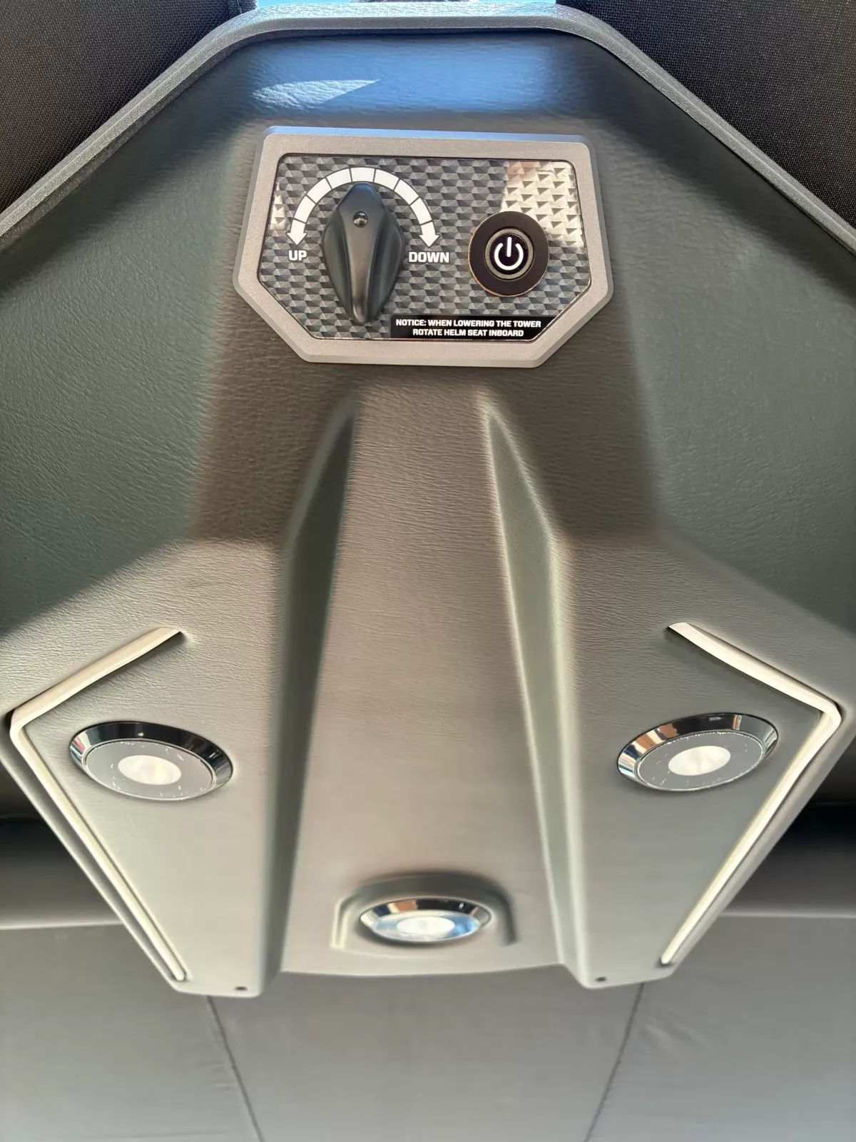 2027 Malibu 25 LSV-28