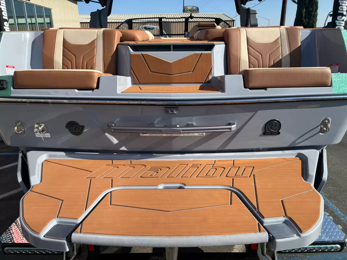 2027 Malibu 25 LSV-4