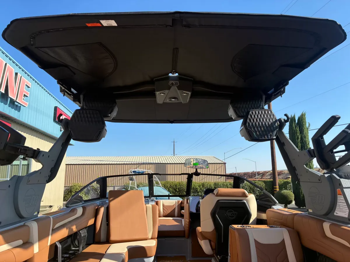 2027 Malibu 25 LSV-8