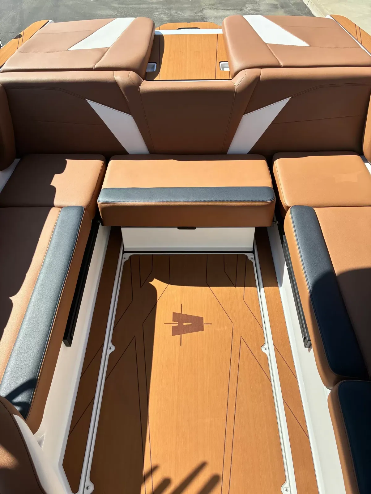 2027 Axis T220-12