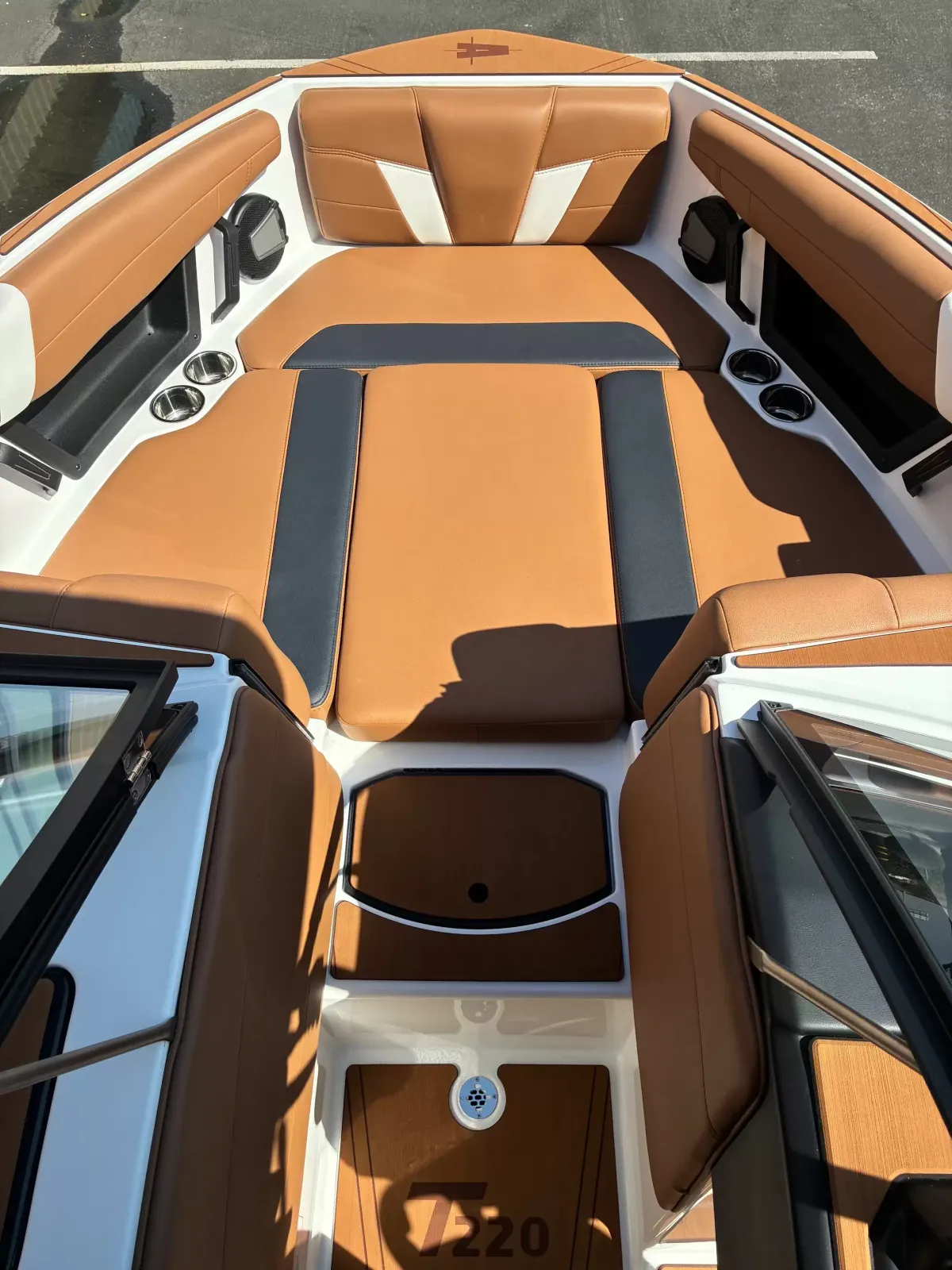 2027 Axis T220-21