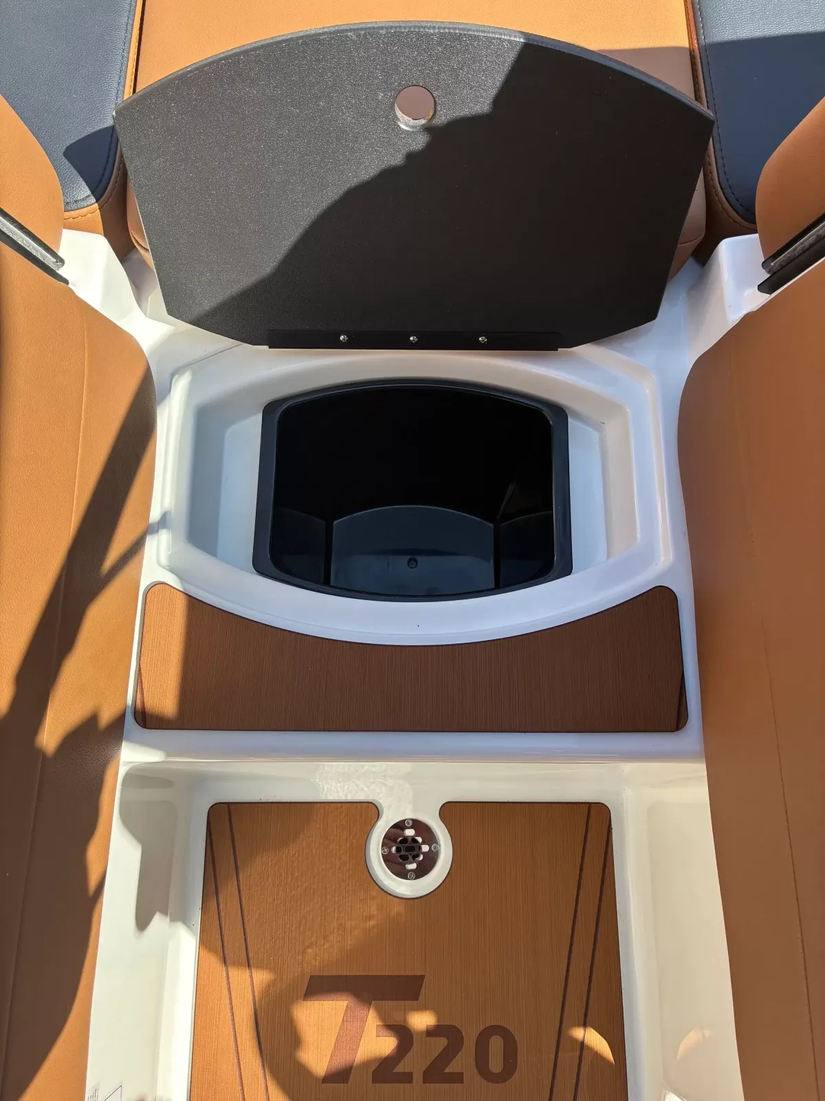 2027 Axis T220-22