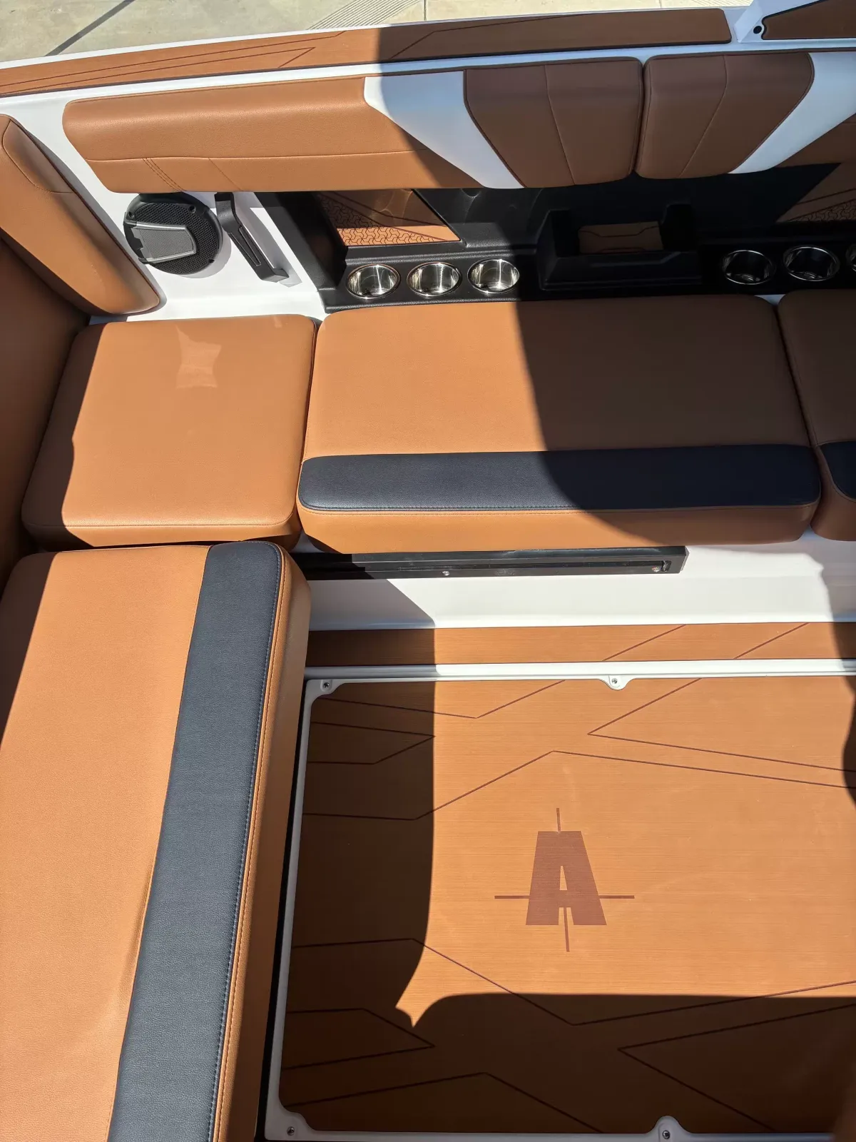 2027 Axis T220-26