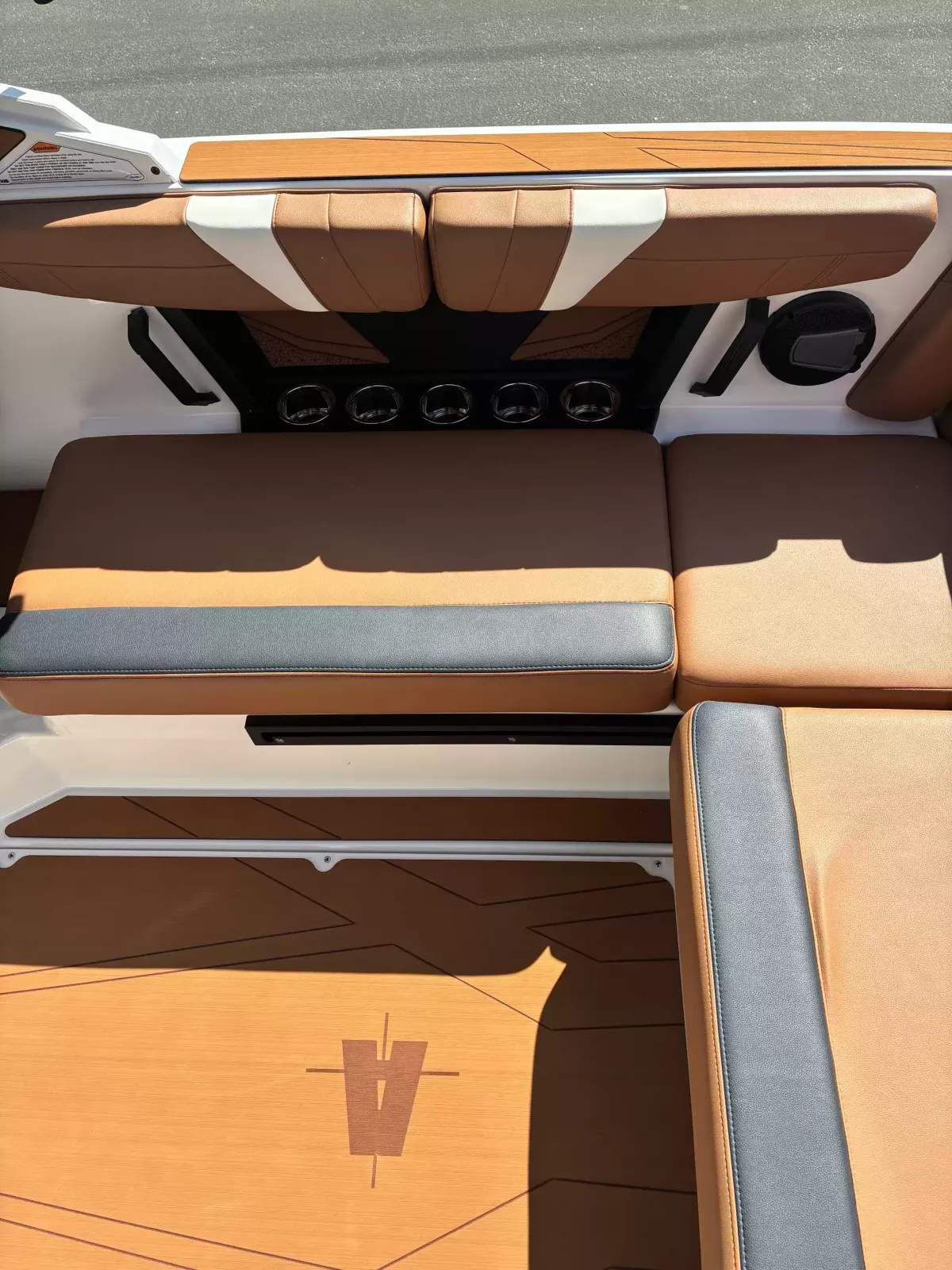 2027 Axis T220-28