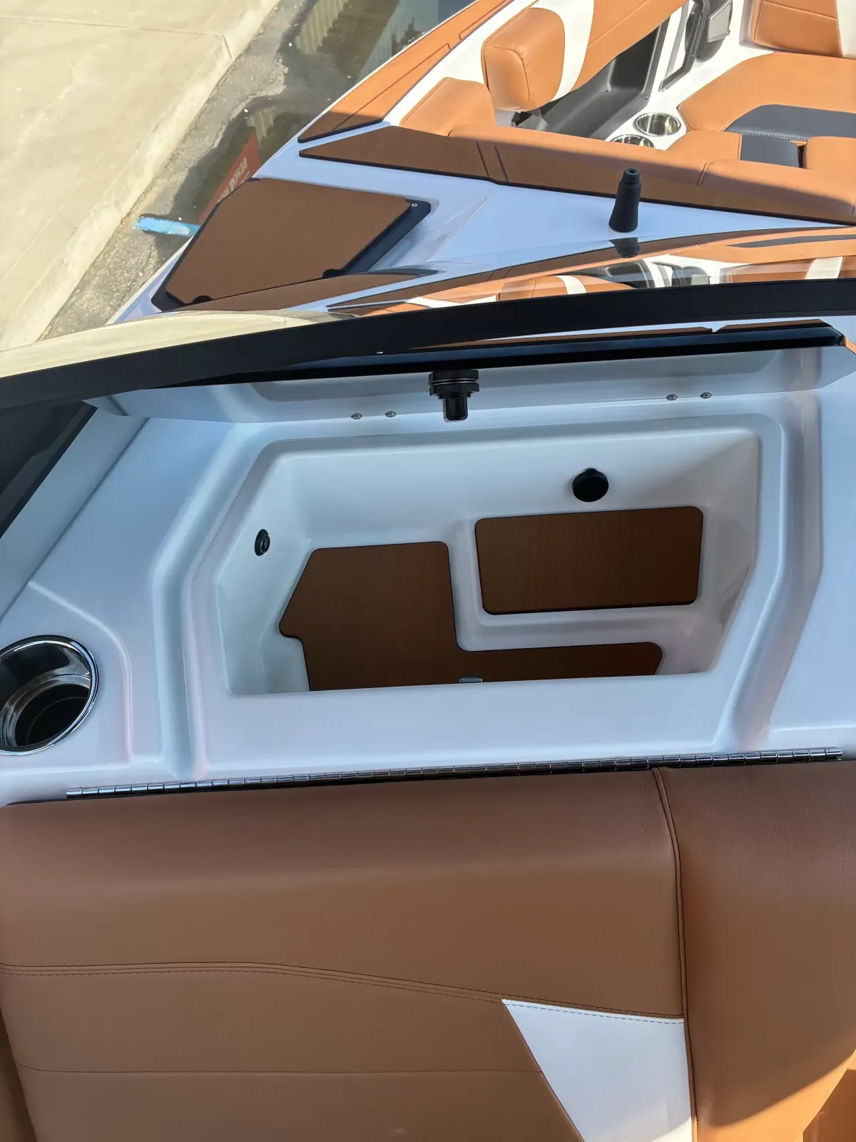 2027 Axis T220-29