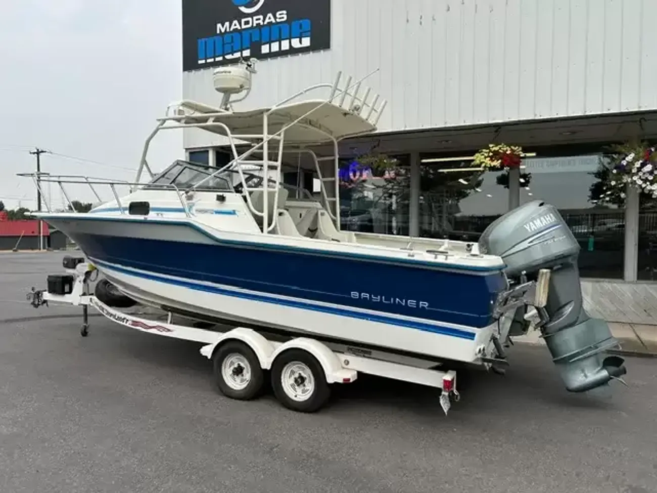  Bayliner Trophy 2352-3