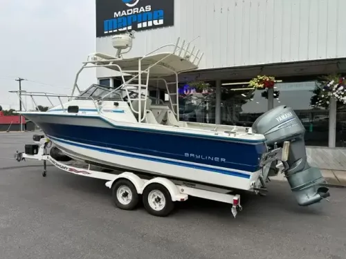  Bayliner Trophy 2352-3