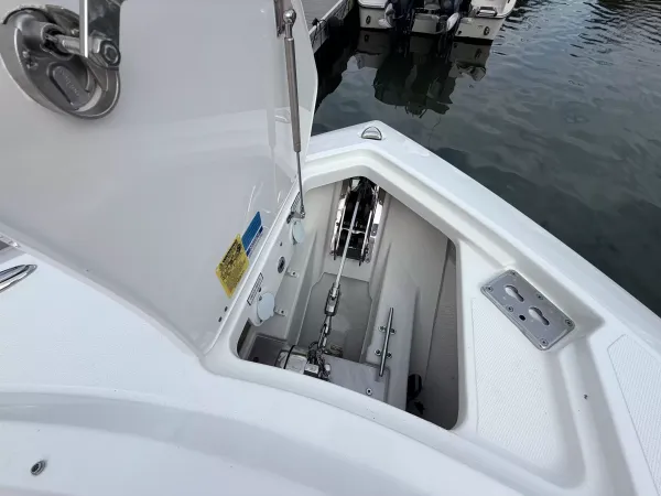 2027 Pursuit DC 286 detail image 23