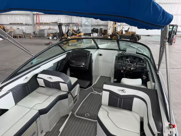 2019 Monterey 258SS-8
