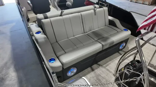 2027 Barletta Lusso 23UC-63