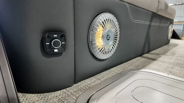 2027 Barletta Lusso 23UC-69