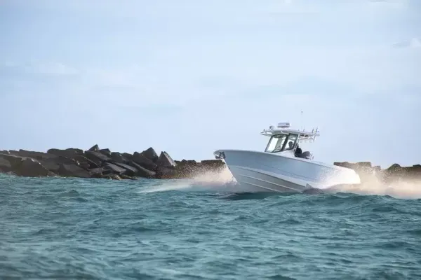 2027 Boston Whaler 290 Outrage -5