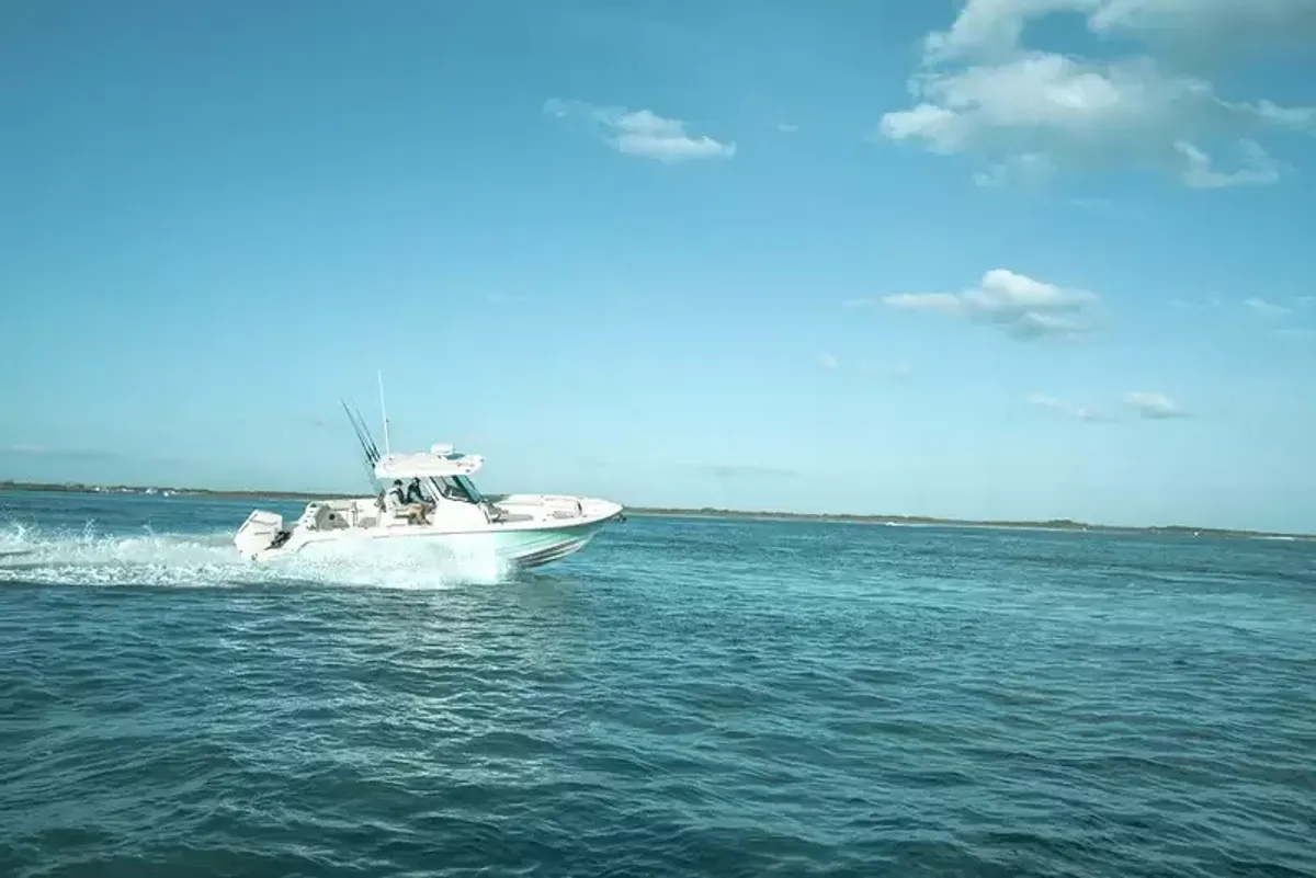 2027 Boston Whaler 290 Outrage -5