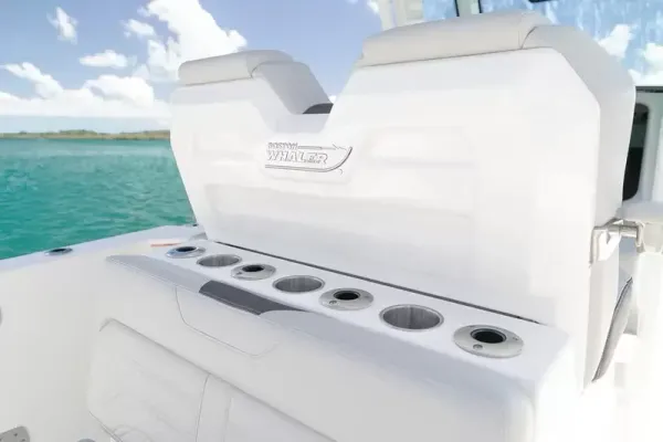 2027 Boston Whaler 290 Outrage -11