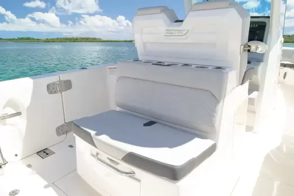2027 Boston Whaler 290 Outrage -12