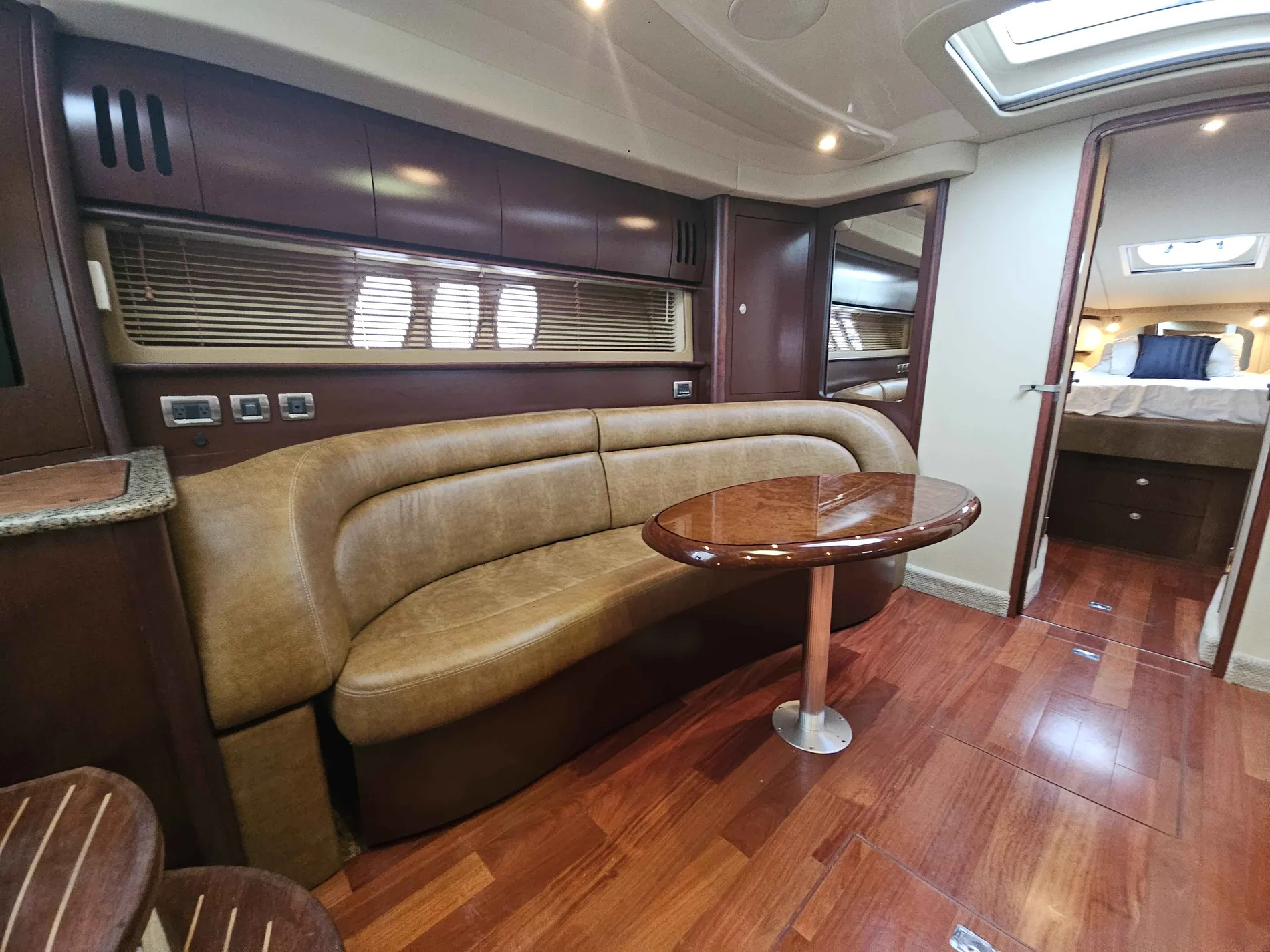 Pre-Owned 2007 Sea ray 44 Sundancer for Sale | Vancouver, BC | M&P Yacht Centre | 6a99d3c6ac4c5538180970f6