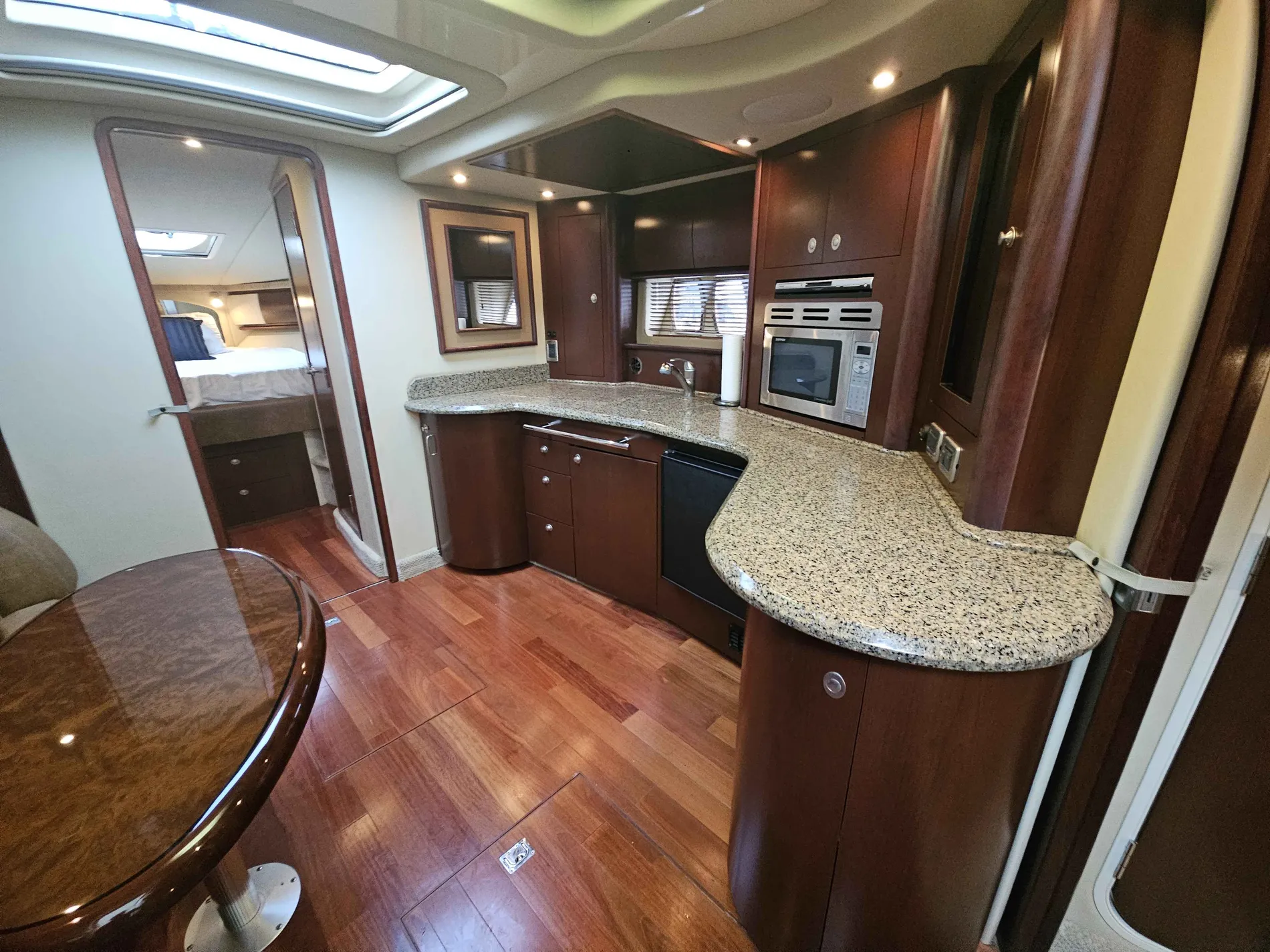Pre-Owned 2007 Sea ray 44 Sundancer for Sale | Vancouver, BC | M&P Yacht Centre | 6a99d3c6ac4c5538180970f6