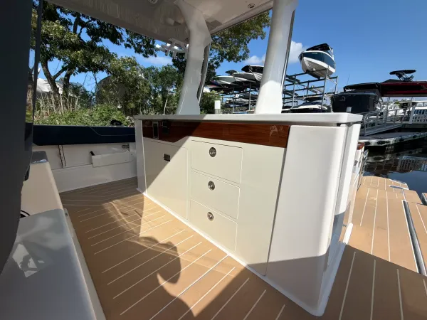 2027 Regal 34 SAV ULTIMATE detail image 19