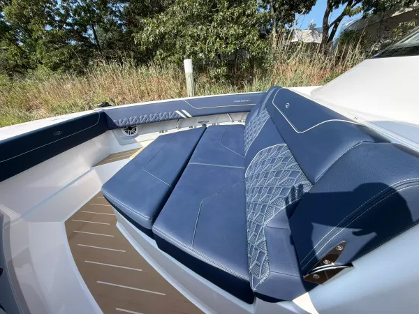 2027 Regal 34 SAV ULTIMATE detail image 28