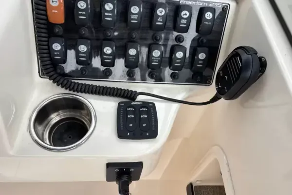 2020 Grady White FREEDOM 235 detail image 18