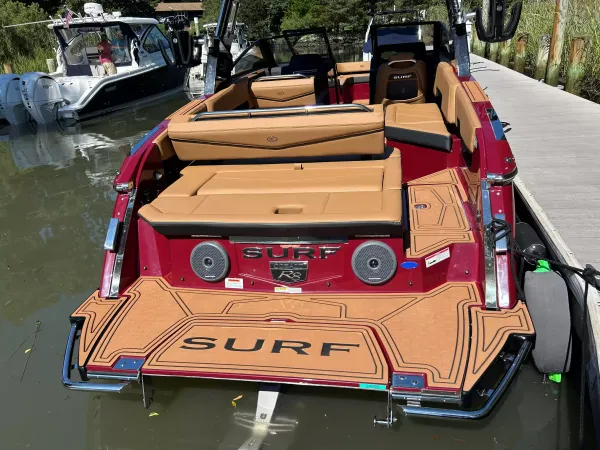 2027 Cobalt R8 SURF detail image 6