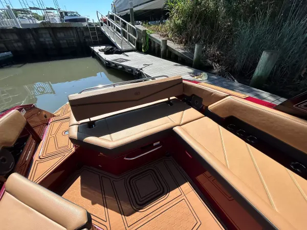 2027 Cobalt R8 SURF detail image 12