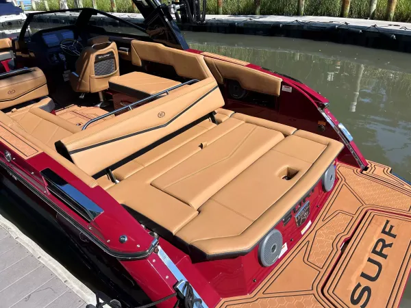 2027 Cobalt R8 SURF detail image 13