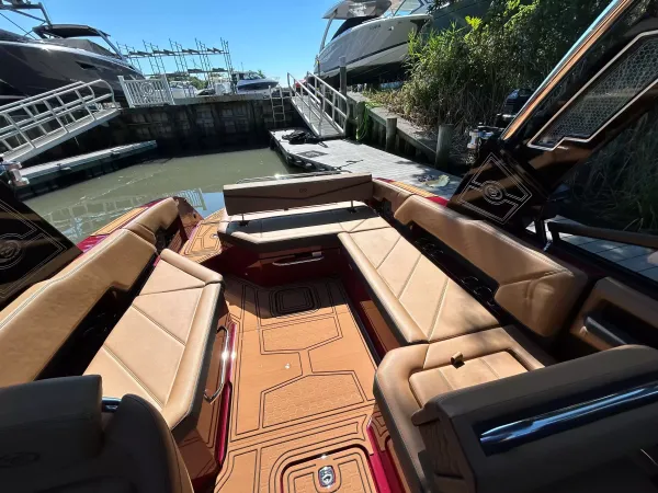 2027 Cobalt R8 SURF detail image 20