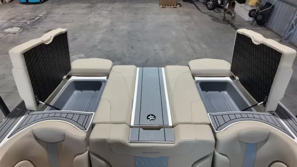 2027 Mastercraft XT22-51