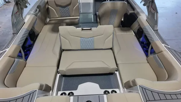 2027 Mastercraft XT22-46